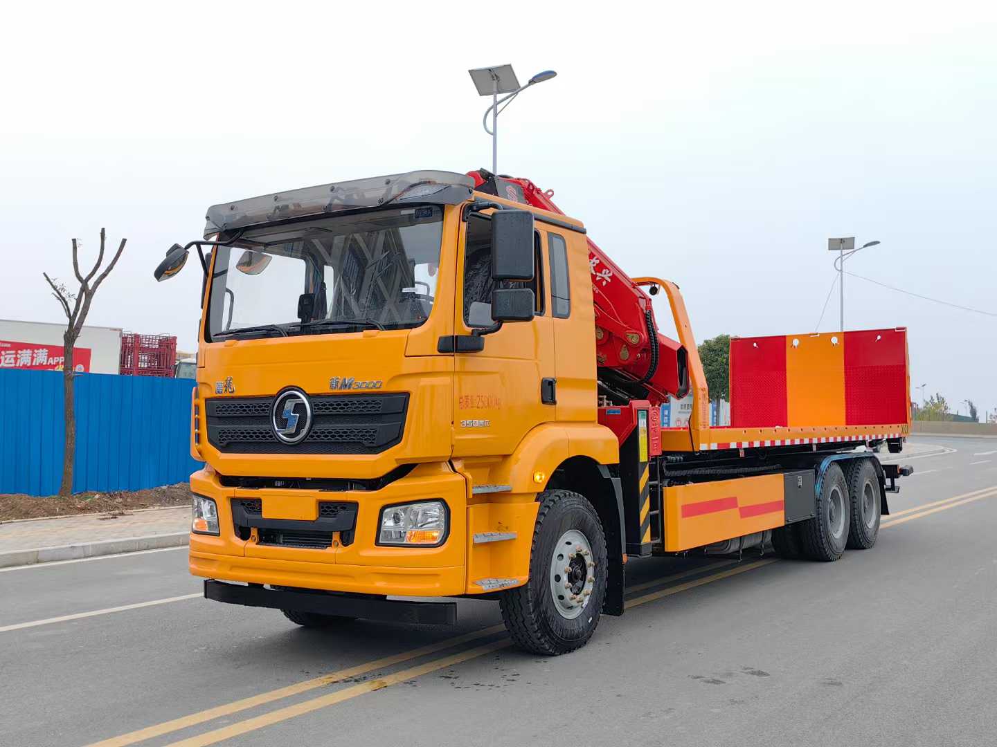 陕汽德龙后双桥清障带吊(折叠臂)