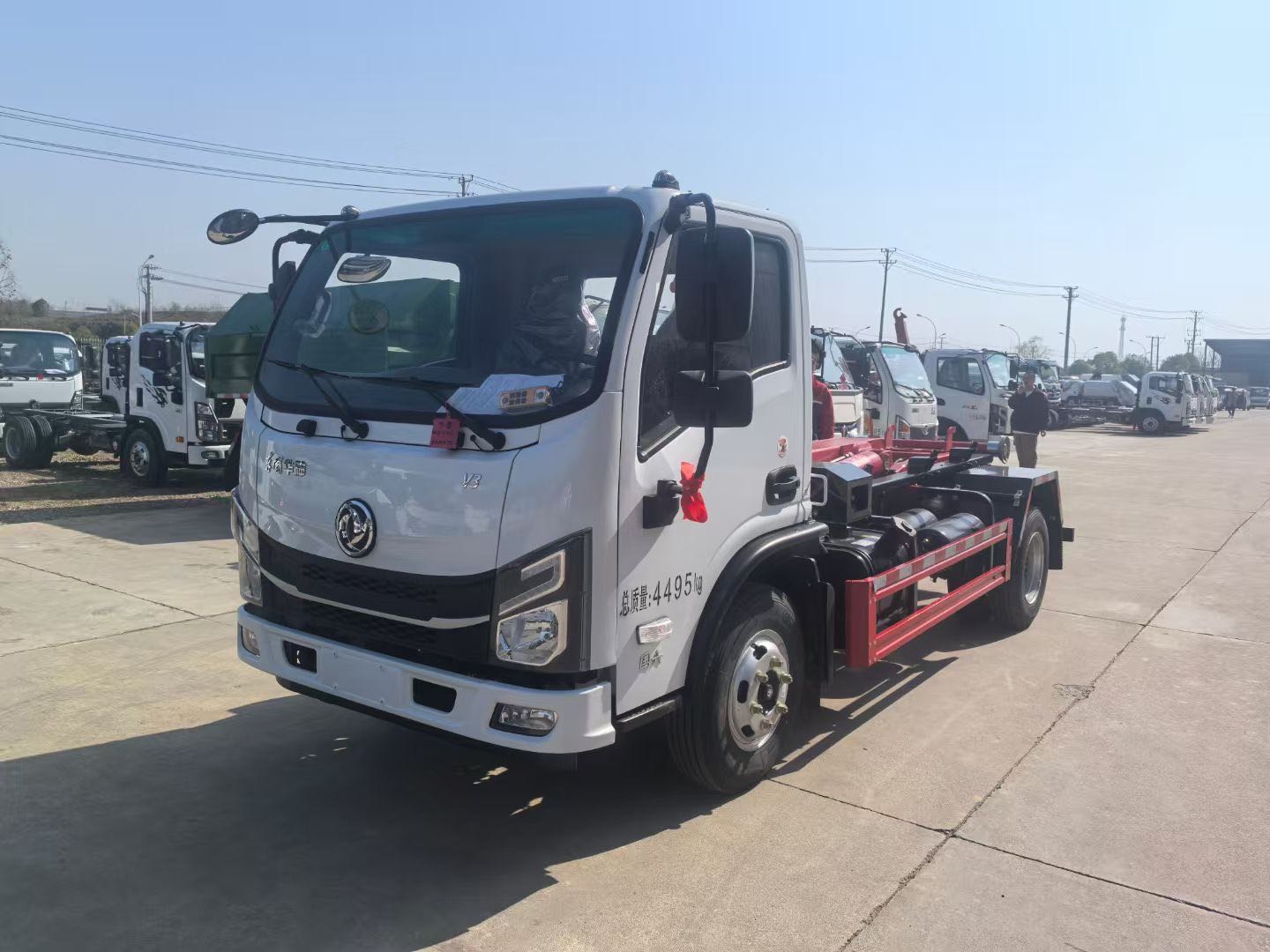 帝成 华神V3 玉柴160马力 蓝牌钩臂垃圾车